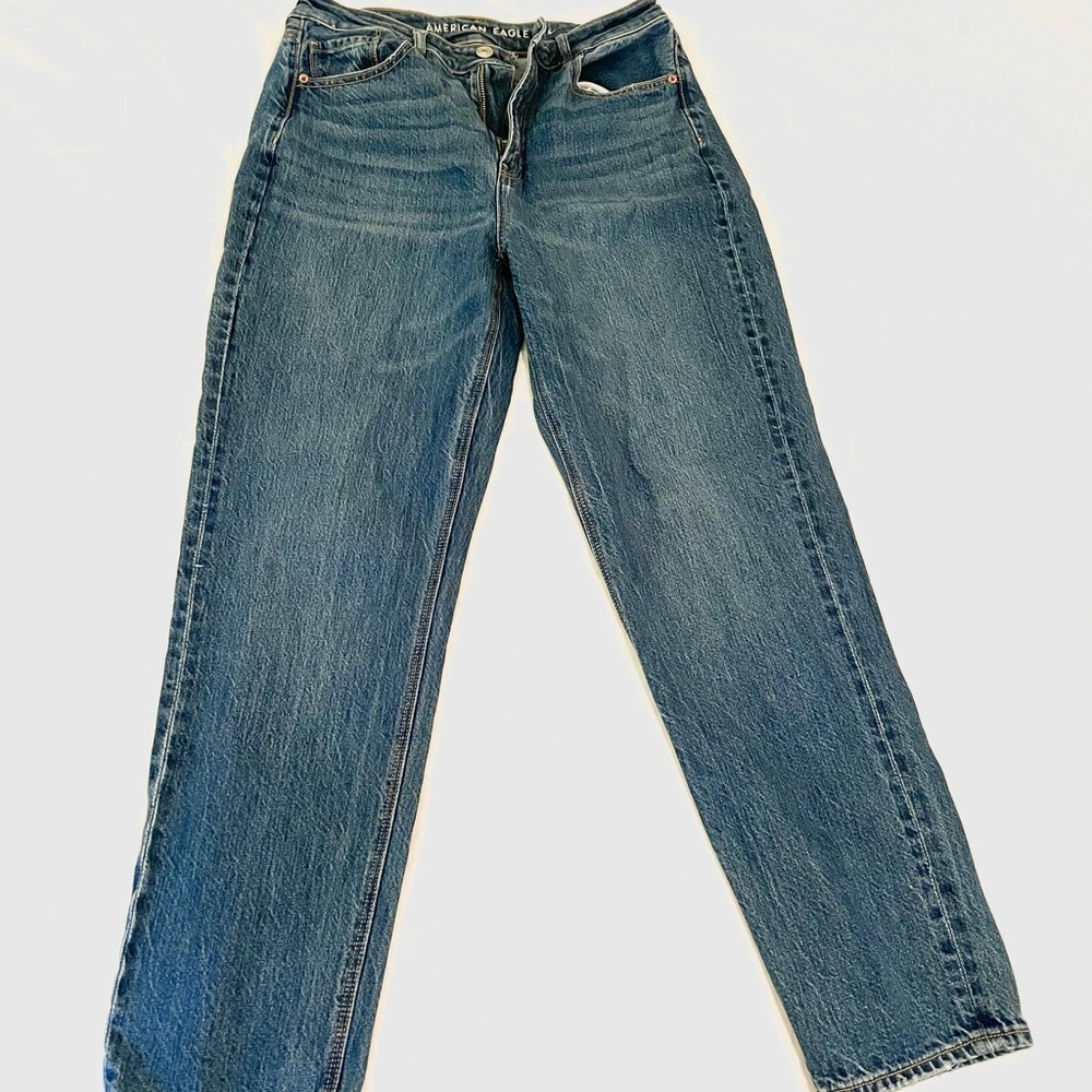 AE Mom Straight Jean